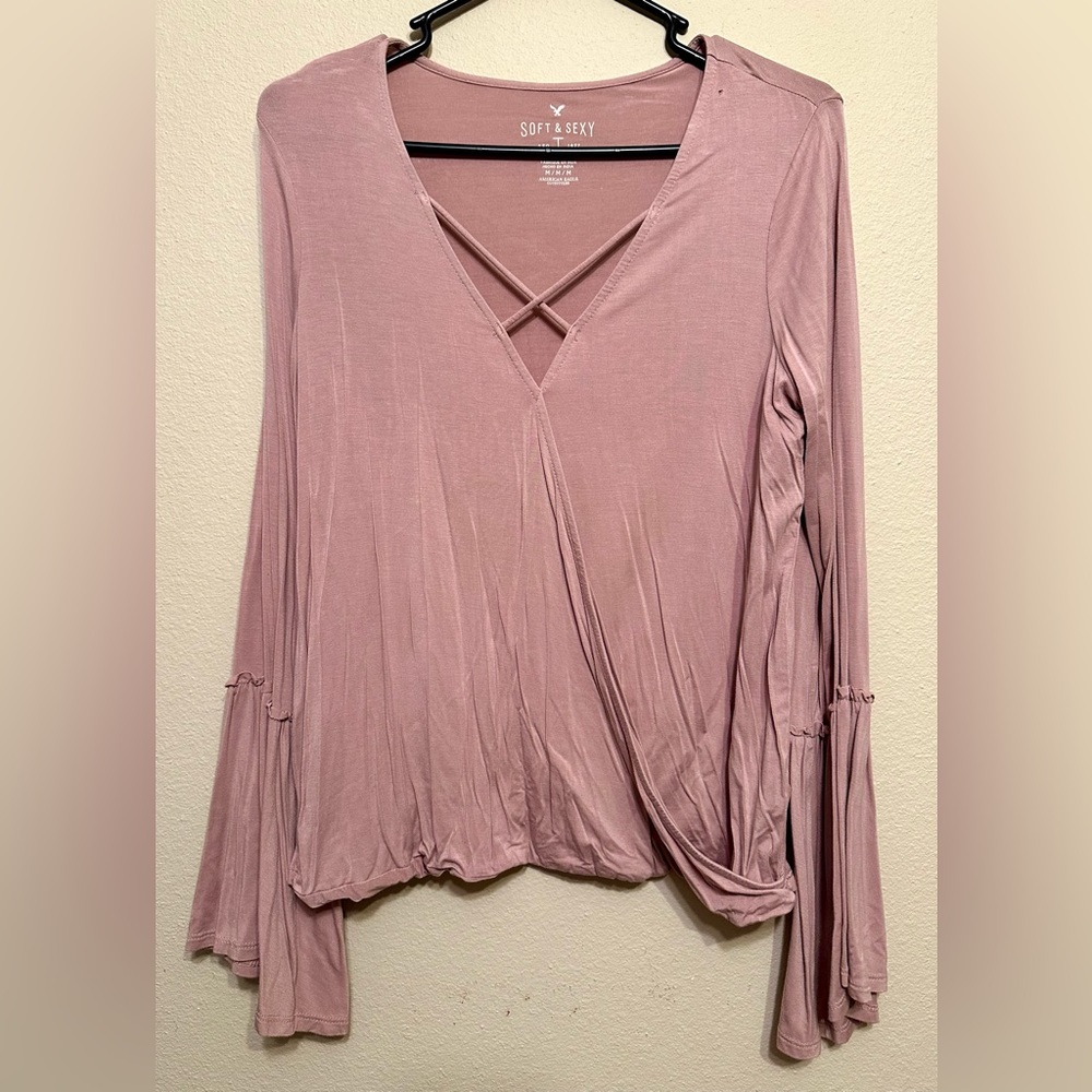Women American Eagle Soft & Sexy T with bell sleeves